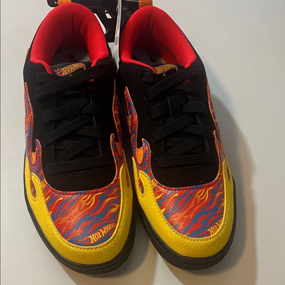 Airwalk Kids Flame-Print Sneakers - Black, Red, Yellow